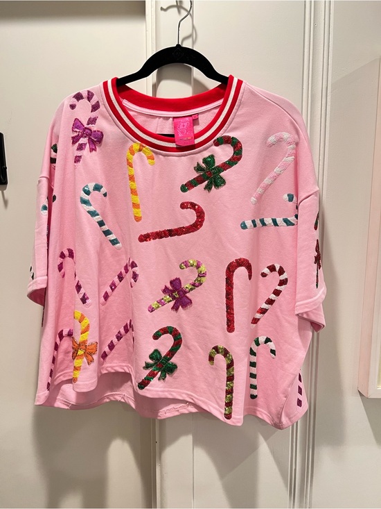 QUEEN OF SPARKLES Tops - Queen of Sparkles Pink Short Sleeve Sweatshirt with Red Trim Sequin Candy Cane
